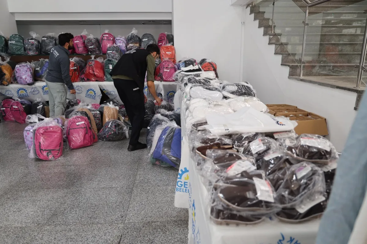 Gebze Belediyesi, çocuklara okul desteği veriyor