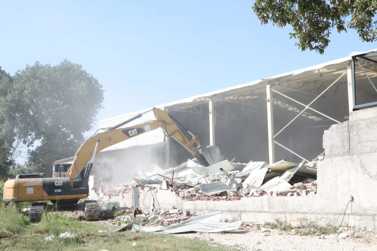 Nilüfer’de 3 kaçak yapı yıkıldı, 3 bin 600 m² temizlendi