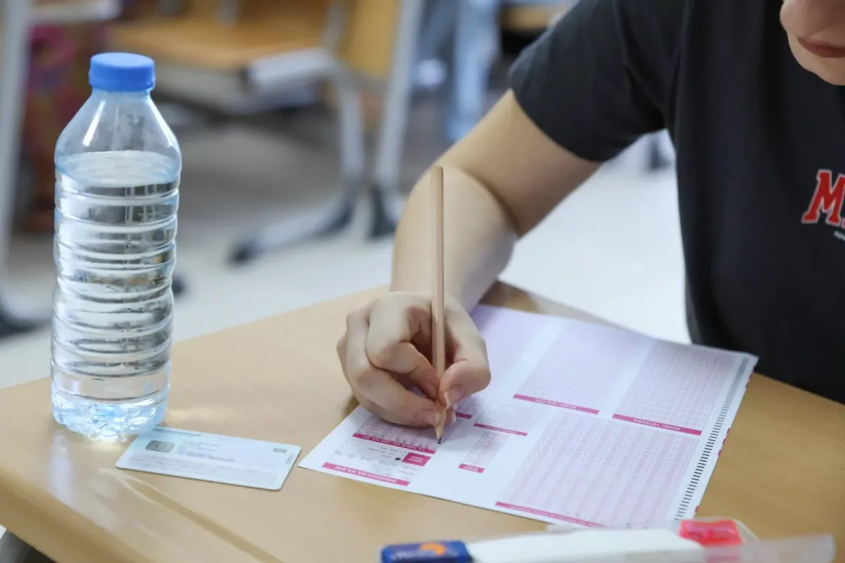 KPSS Lisans başladı: 145 merkez, 120 soru, sonuç 7 Ekim