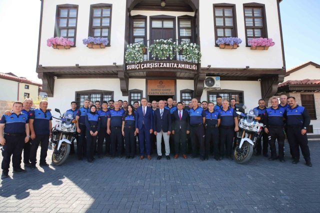 Kavuş, zabıta personeliyle bir araya geldi