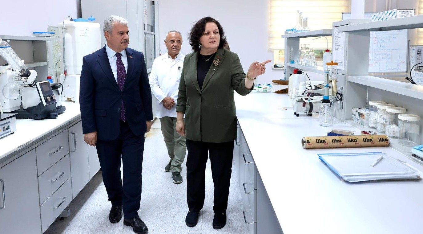 Konya Valisi Akın’dan Temiz Hava Merkezi Müdürlüğü’ne ziyaret