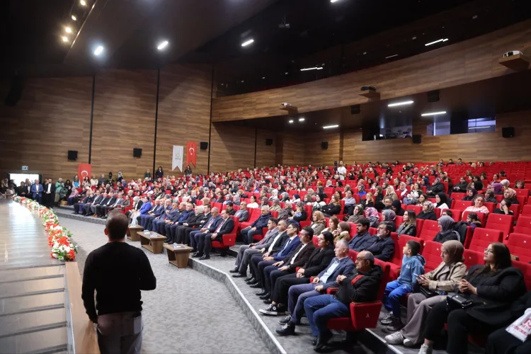 Çayırova 7. Kitap Günleri, kapılarını ziyaretçilerine açtı