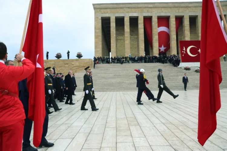 Devlet erkânı Anıtkabir'de