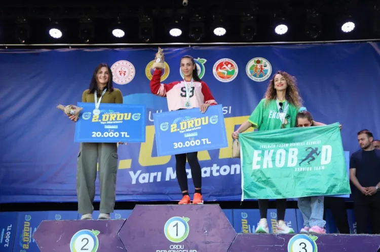 Ordu Yarı Maratonu'nda şampiyonlar ödüllerini aldı