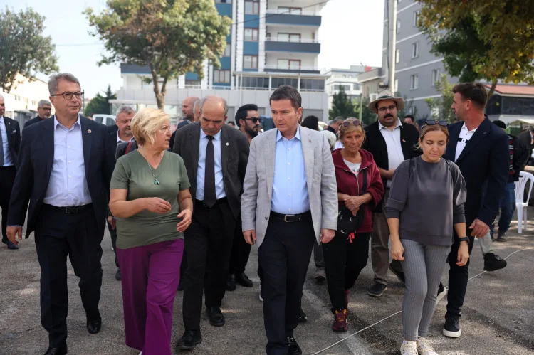 Bursa Osmangazi'de imece salça bereketi! 180 aileye kışlık destek