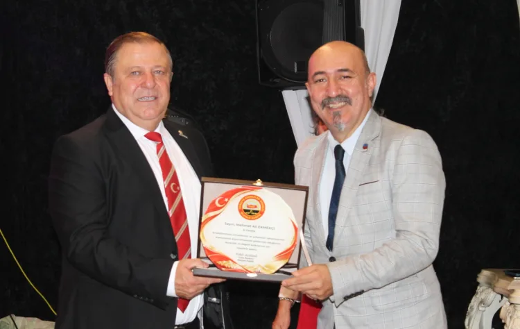 Bursalı emekliler Cumhuriyeti böyle kutladı