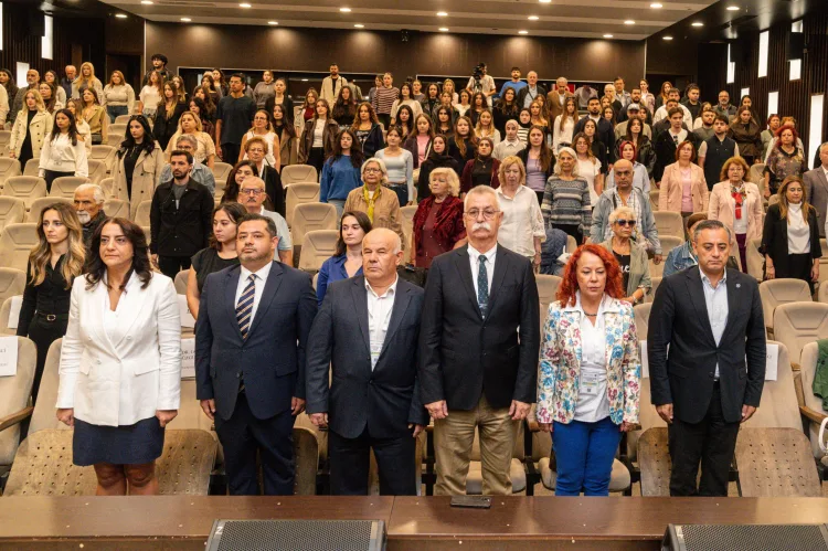 İzmir İleri Yaş Sempozyumu afetlerde yaşlıların güvenliği konuşuldu