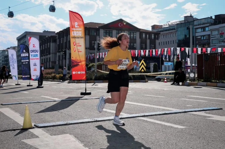 Ordu Yarı Maratonu'nda şampiyonlar ödüllerini aldı