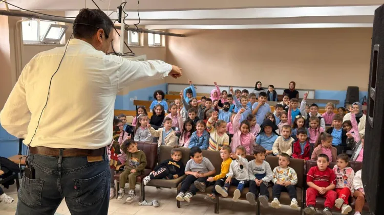 Sakaryalı minikler “Bir Hikaye Bin Neşe” ile eğlendi