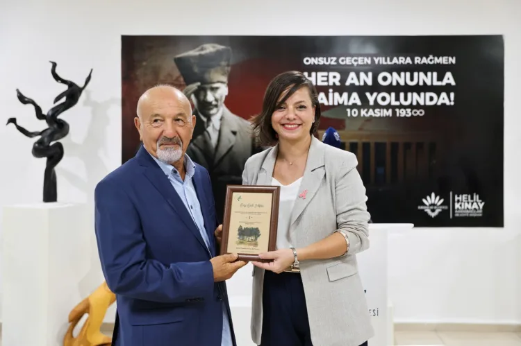 Karabağlar’da çevre dostu heykel sergisi açıldı