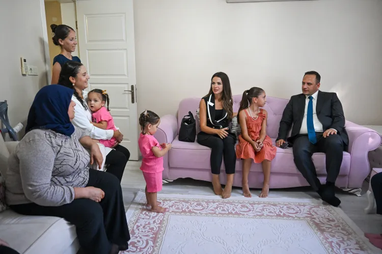 Bornova'da Başkan Eşki’den Doğanlar Mahallesi’ne ev ziyareti