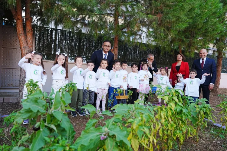 İzmir okullarında Yeşilay köşeleri bilinçlendiriyor