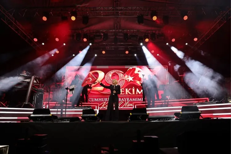 Binlerce Denizlili Cumhuriyet için yürüdü
