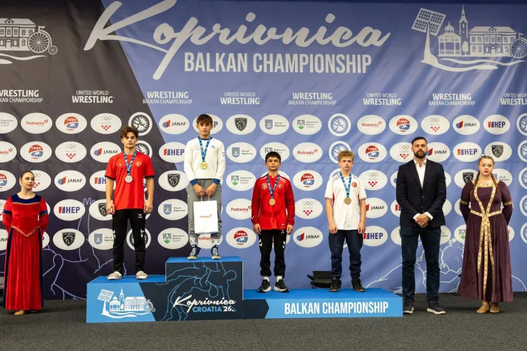 Yıldırımlı Güreşçiler Balkan Şampiyonası’nda Kürsüyü Bırakmadı