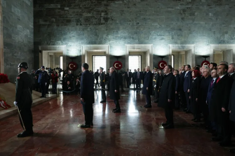 Devlet erkânı Anıtkabir'de