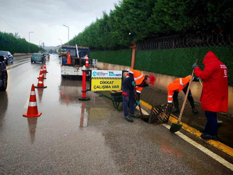 Kocaeli'de sağanak sonrası yoğun mesai