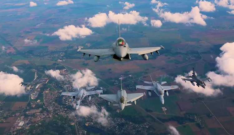 Gökyüzünde güç birliği... Türk F-16’ları Litvanya’da
