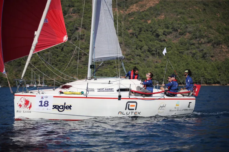 Marmaris’te yelken heyecanı... Engeller denizde aşılacak