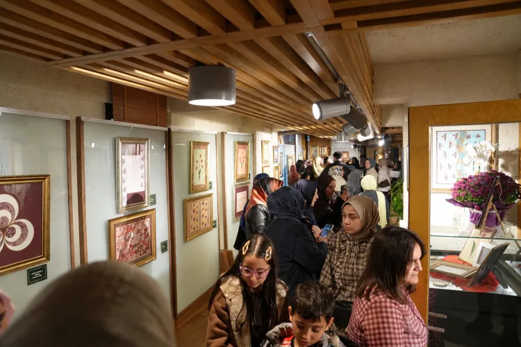 Konya ebru sergisine ev sahipliği yapıyor