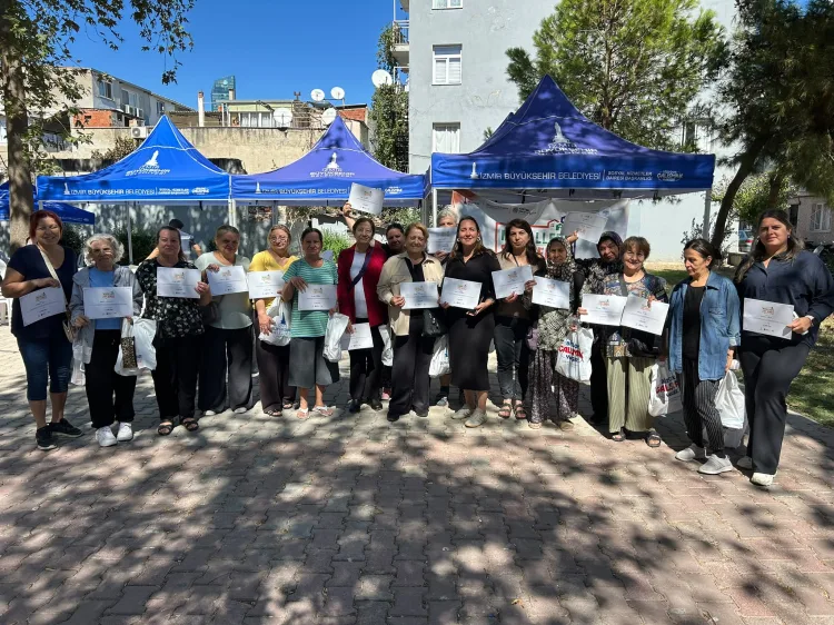 İzmir mahallelerinde 'Söz Sende'