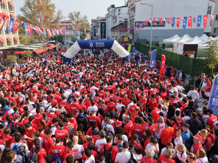 Binlerce Bursalı Cumhuriyet'e koştu