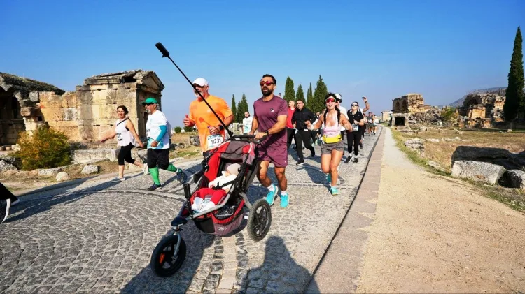 Denizli’de Lykos Yarı Maratonu rekoru! 20 bin kişi Pamukkale’de buluştu