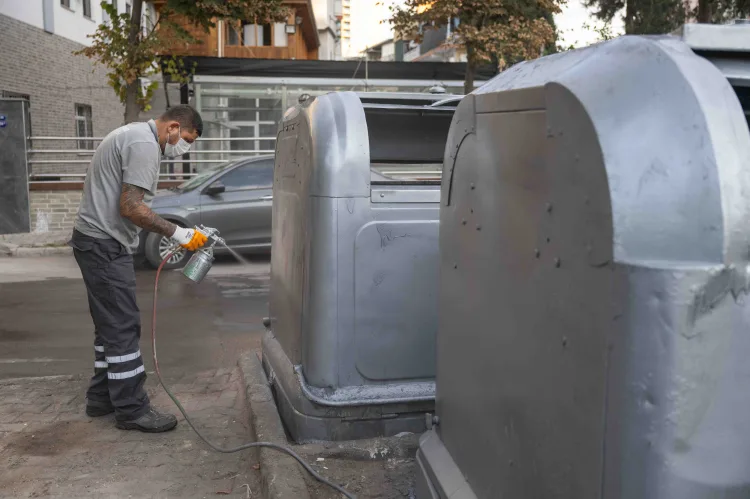 Bornova’da Mahalle Temizliği Seferberliği Sürüyor