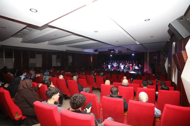 Bursa İnegöl'de Gençlik Korosu'ndan Cumhuriyet'e özel konser