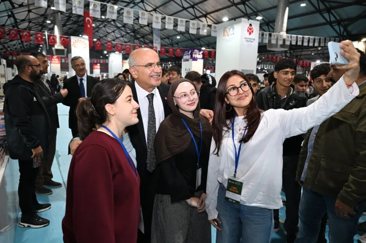 Malatya Kitap Fuarı’na 5 günde 100 bini aşkın ziyaretçi