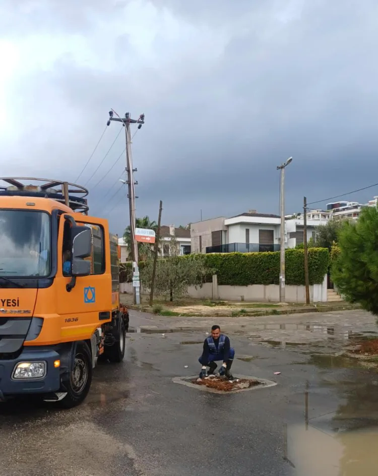 İZSU 665 personelle sahada... İzmir’de yağış alarmı!