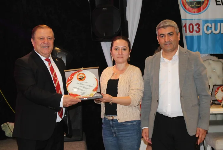 Bursalı emekliler Cumhuriyeti böyle kutladı