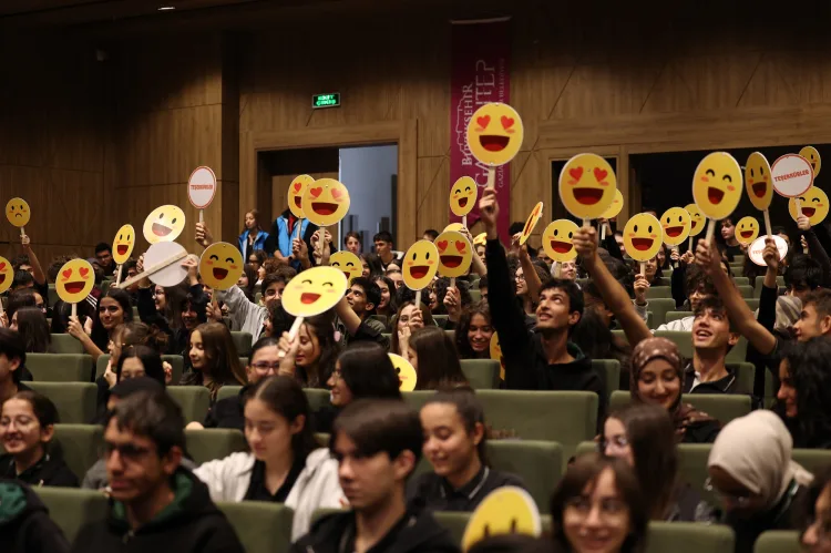 Fatma Şahin, 300 Öğrenciyle Buluşarak Sorularını Yanıtladı