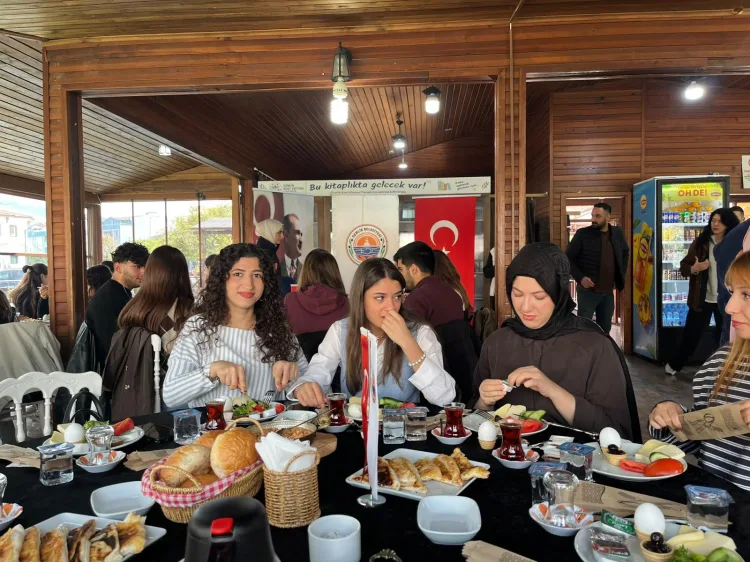 Gemlik’te Gençlere Kent Yönetimine Katılım Çağrısı