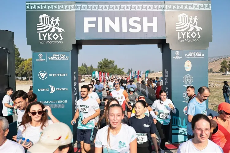 Denizli’de Lykos Yarı Maratonu rekoru! 20 bin kişi Pamukkale’de buluştu